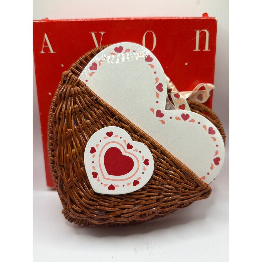 NIB VTG Avon Country Hearts Scented Notes Brown Heart‎ Wicker Basket Stationery